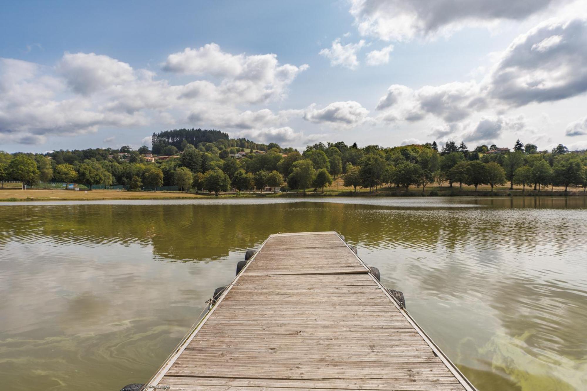 Saint-Rémy-sur-Durolle Les Demeures Du Lac מראה חיצוני תמונה